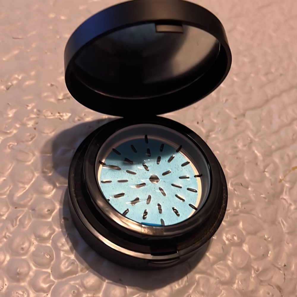 Smashbox, Halo hydrating, perfecting powder, medium/dark .75 Oz